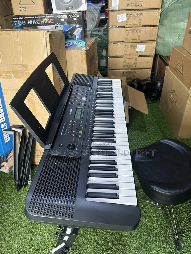 Yamaha PSR-E283 61-Key Portable Keyboard · Photo 1