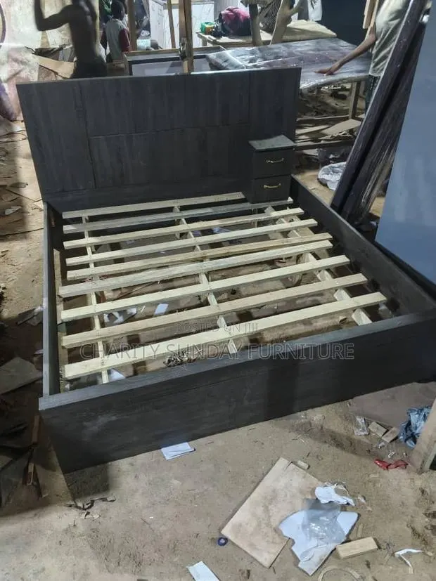 Veneer Queen Bed With Side Drawer · Photo 1