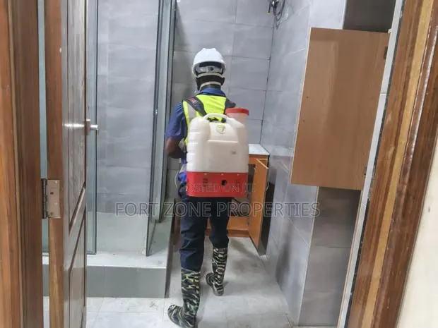 Legends Fumigation Wiry Cleantex · Photo 4
