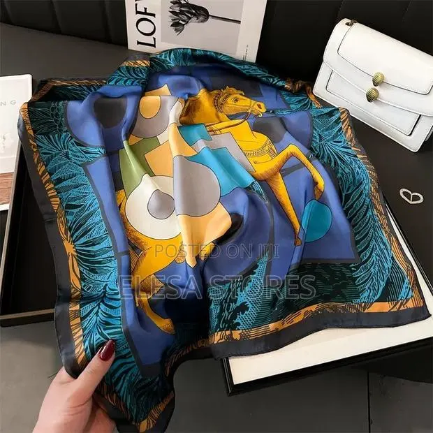 70 Cm Scarfs · Photo 1