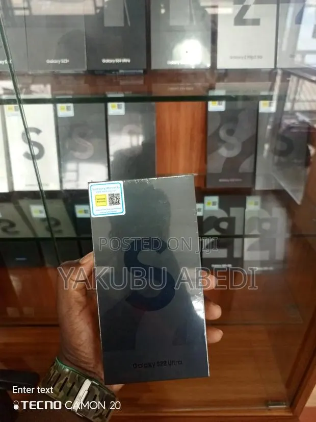 New Samsung Galaxy S22 Ultra 5G 256 GB Black · Photo 1