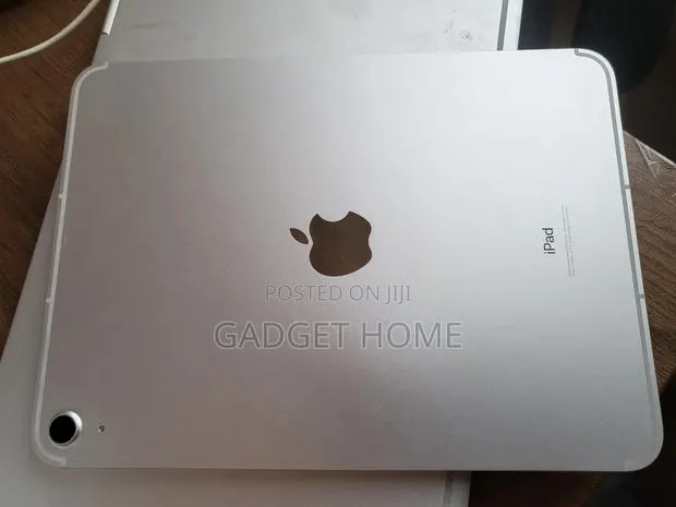 Apple iPad (2022) 64 GB Silver · Photo 1