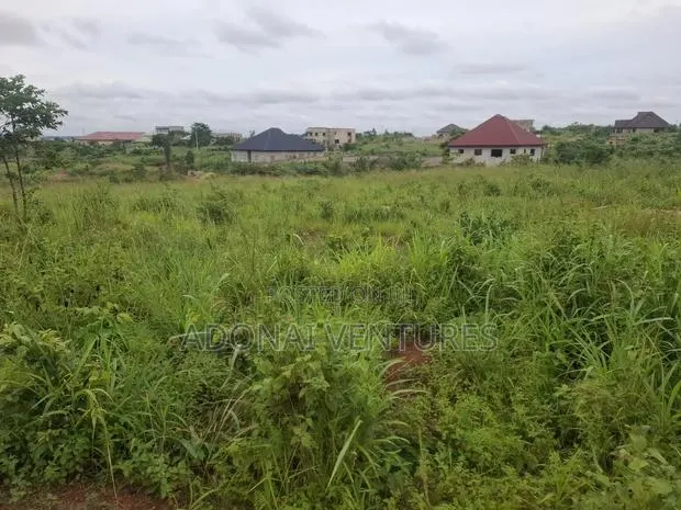 One Full Plot of Land for Sale in Sokoban Ampabame · Photo 1