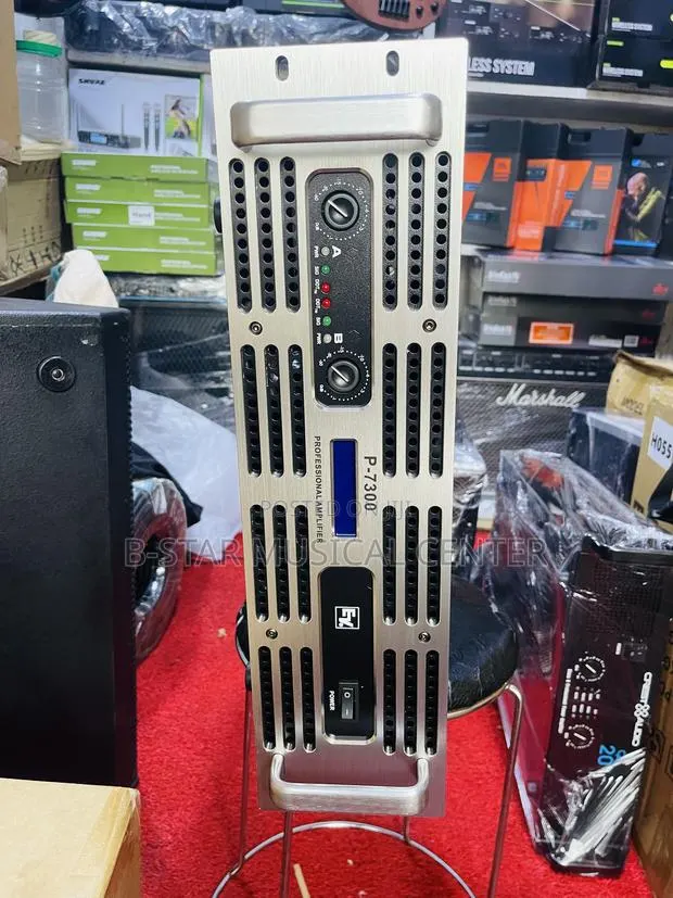 Ev 7300 Power Amplifier · Photo 1