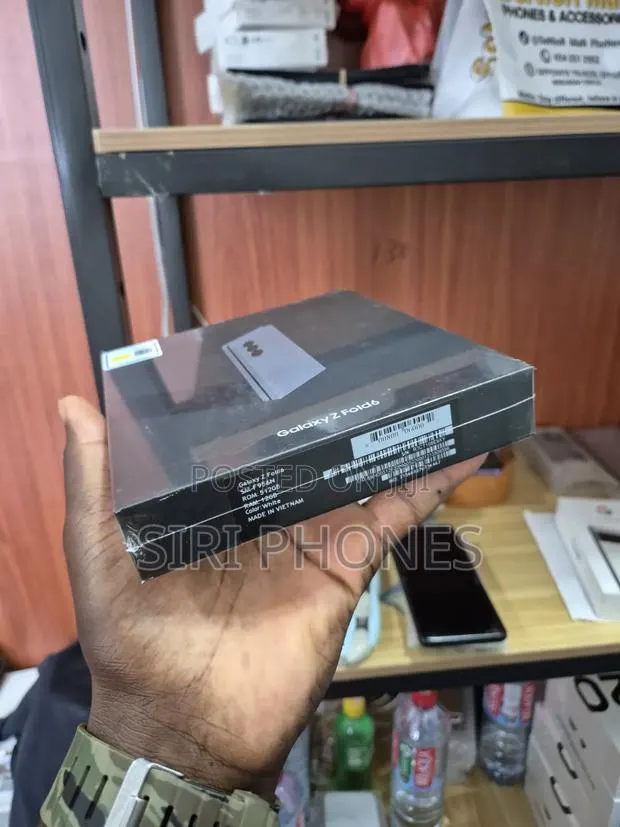 New Samsung Galaxy Z Fold6 512 GB Silver · Photo 1