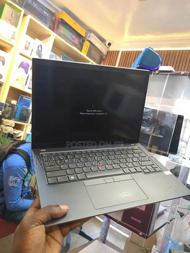 Laptop Lenovo ThinkPad T14 G3 16GB Intel Core i7 SSD 256GB · Photo 1