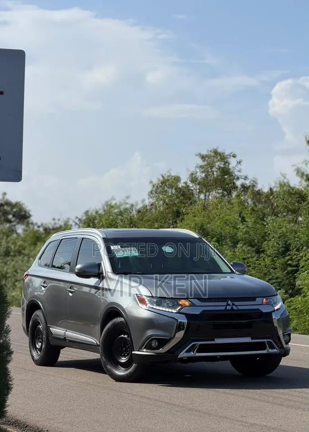 Mitsubishi Outlander SE AWC 2018 Gray
