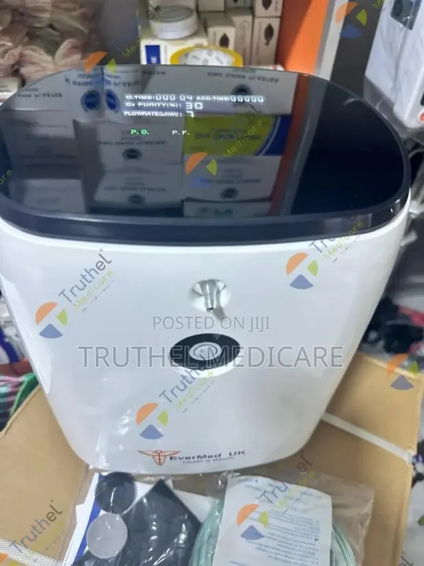 Potable Oxygen Concentrator ( 7ltrs With Battery) · Photo 1