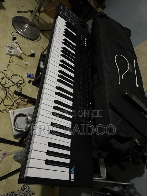 Alesis Vi61 · Photo 1