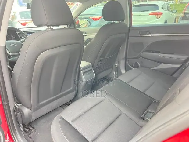 Hyundai Elantra 2017 Red · Photo 1