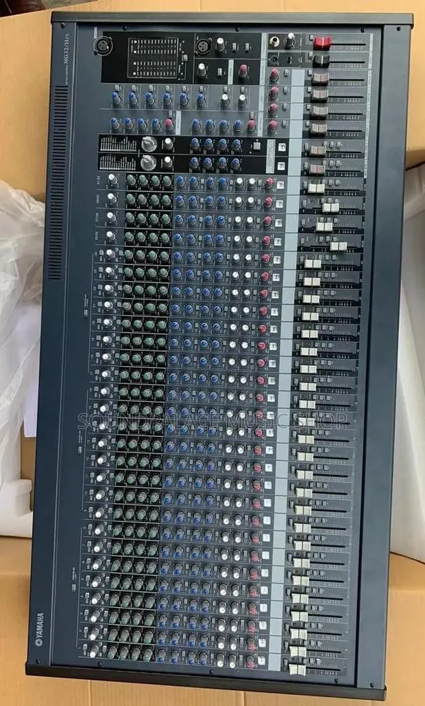 Yamaha MG32/14FX 32-Channel Professional Analog Mixer · Photo 1