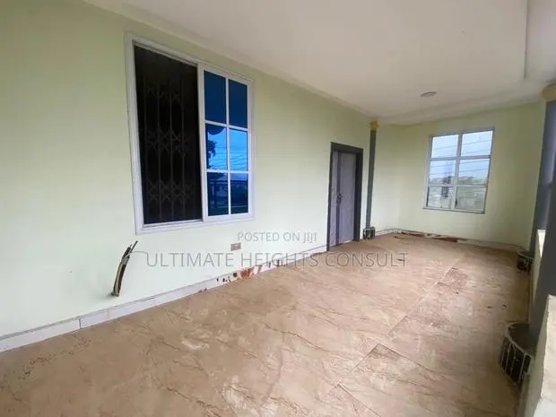 3bdrm Apartment in Lapaz Race Course, Nyanmekye for rent · Photo 1
