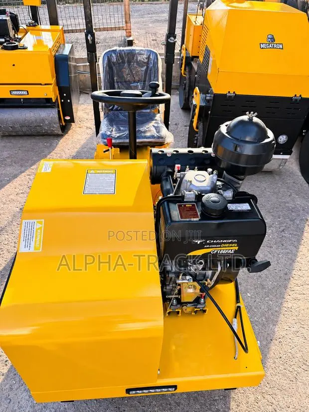 Ride on 800 Kg Roller Compactor · Photo 1