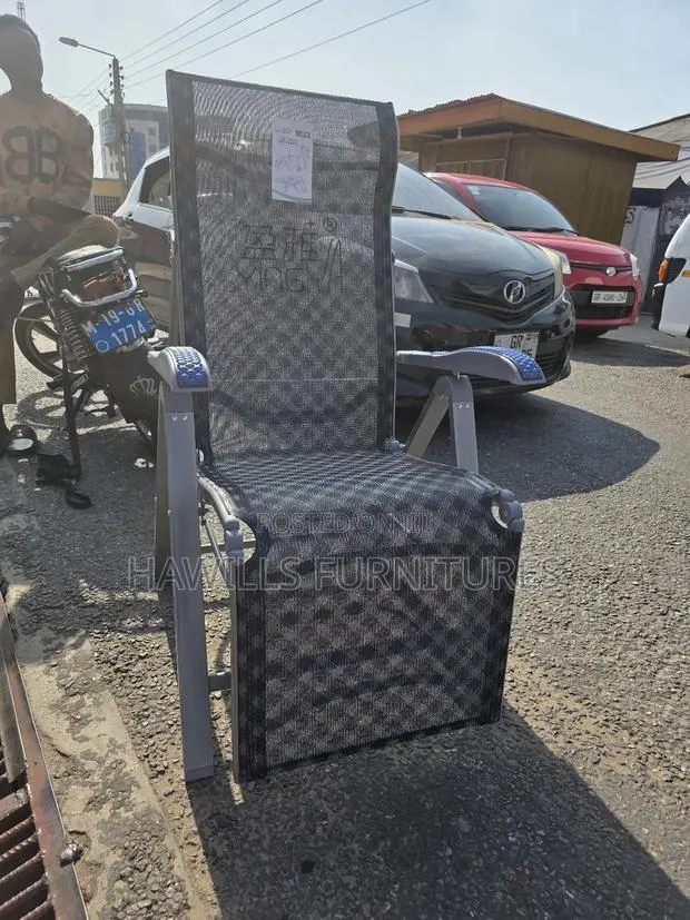 Folding Lounge Chair for Garden. · Photo 1