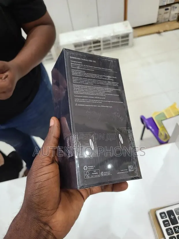 New Samsung Galaxy S20+ 128 GB Black · Photo 1