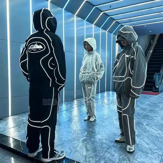 High Quality Zip Hoodie Top N Down Available in Stock · Photo 1