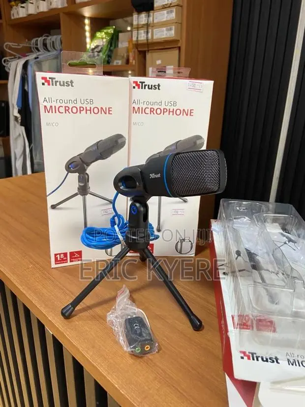 Microphone With Tripod Stand · Photo 1