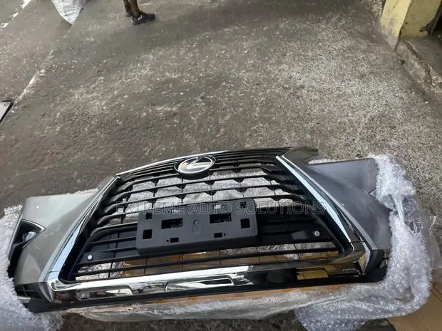 Lexus Rx450h 2016-2020 Complete Front Bumper · Photo 1