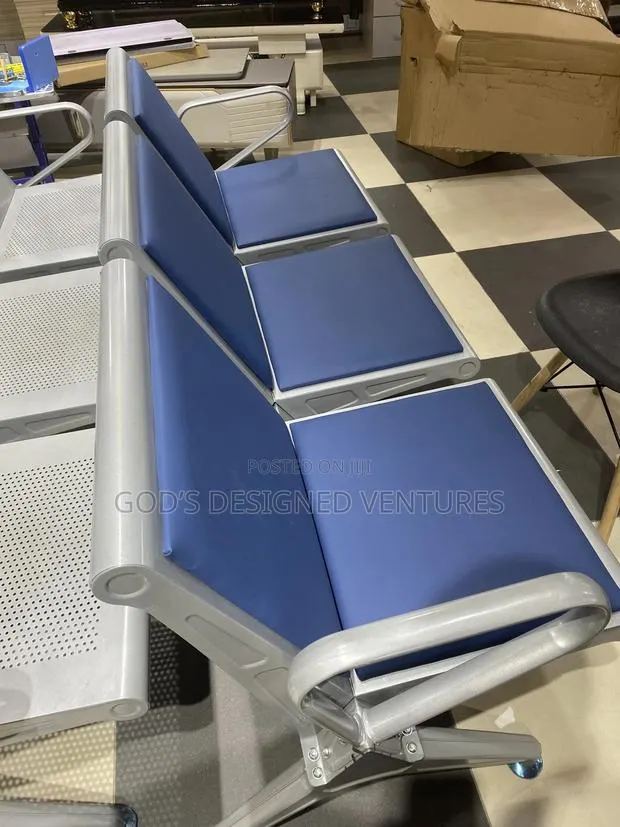 Durable Metal Bench · Photo 1