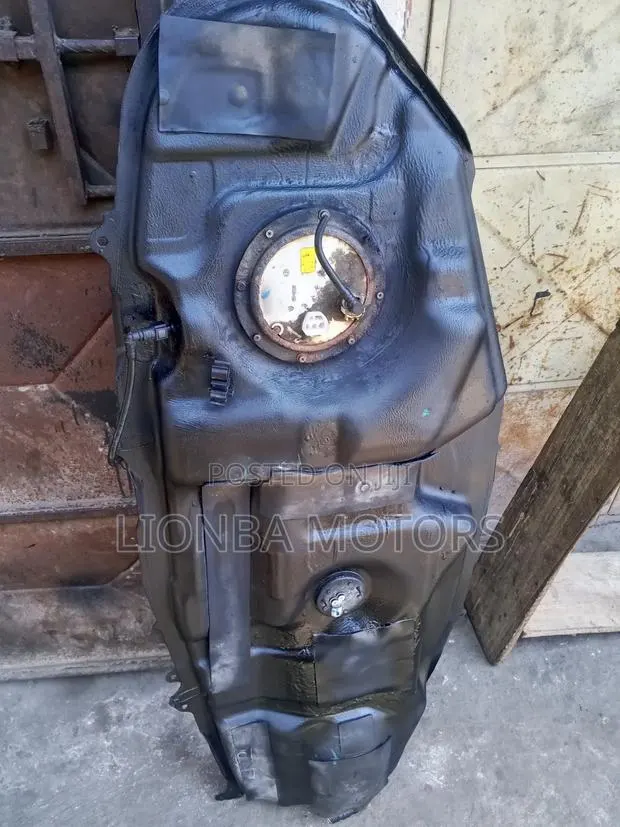 Toyota Rav4 2012 Fuel Tank · Photo 1