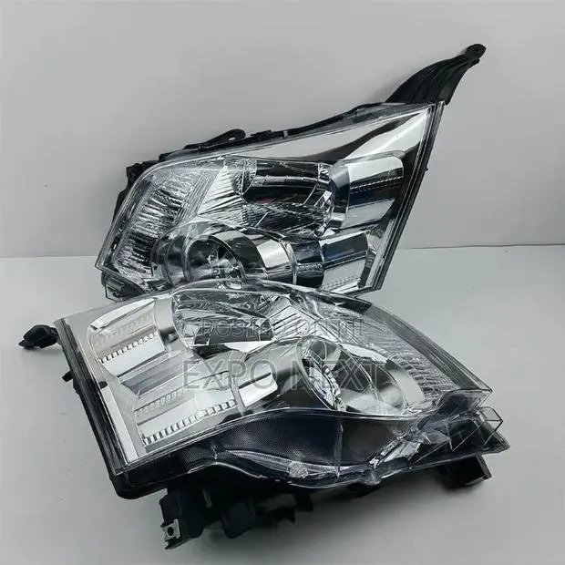 Headlights for Toyota Noah VOXY ZRR70W ZRR75 ZRR75G 2007-2010 · Photo 1