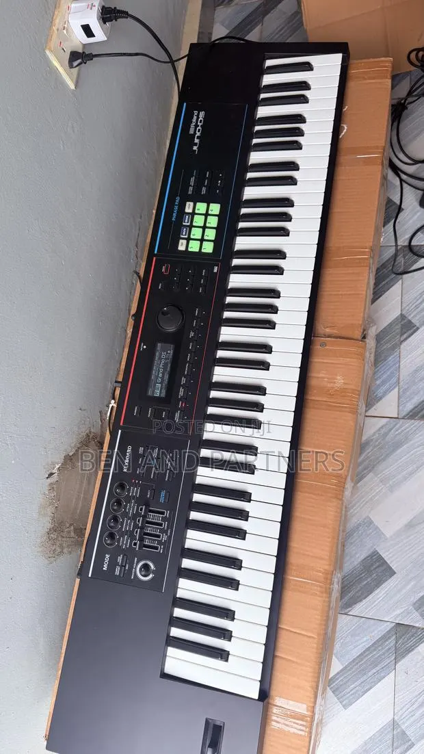 Roland Juno Ds 76-Key Keyboard · Photo 1