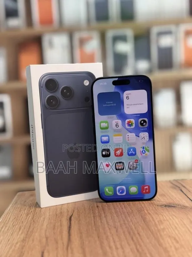 Apple iPhone 17 Pro Max 512 GB Blue · Photo 1