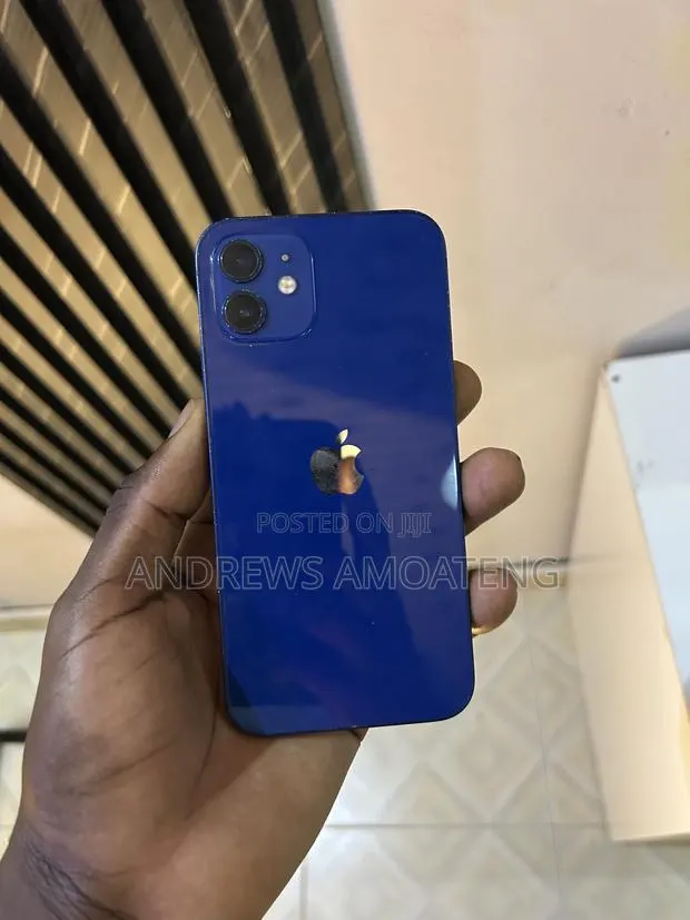 Apple iPhone 12 64 GB Blue · Photo 1