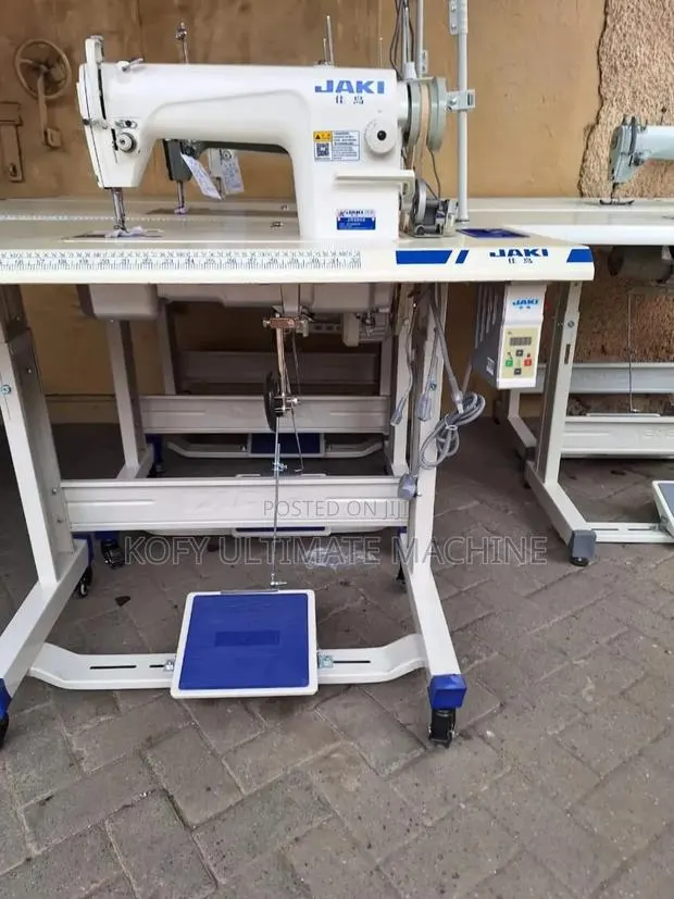 Jaki Industrial Sewing Machine · Photo 1