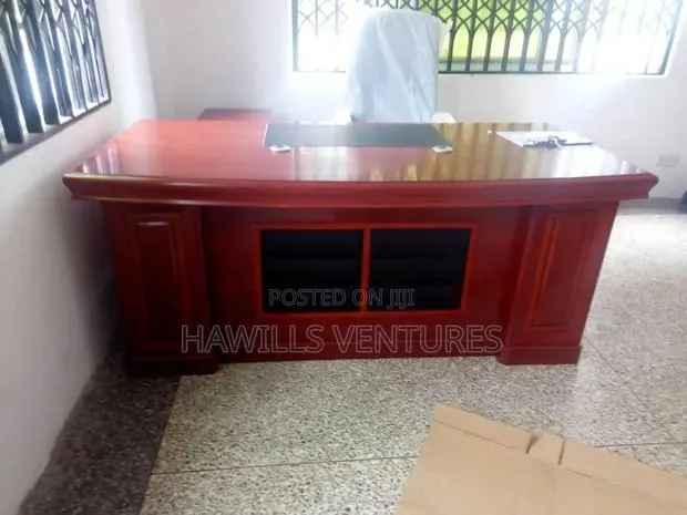 Executive Office Table /Desk · Photo 1
