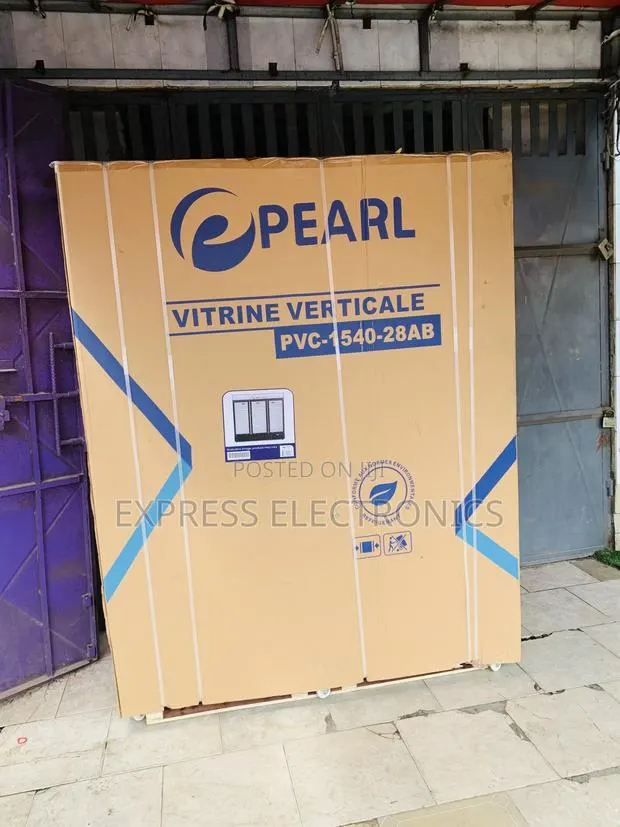 Ultra Modern Three Door Pearl PVC-1540 Display Fridge · Photo 1