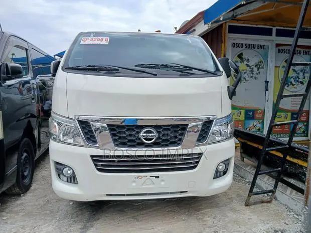 Nissan Caravan (Urvan) 2012 White · Photo 1
