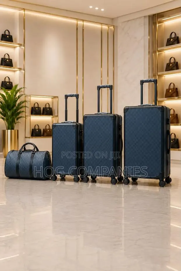 Luxurious 4 in 1 Travel Bag Suitcase Set With Hand Luggage Duffel Bag · Photo 1