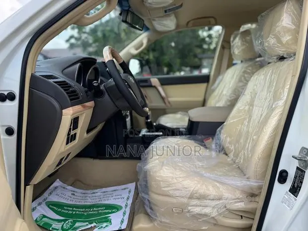 Toyota Land Cruiser Prado 2015 Off white · Photo 1