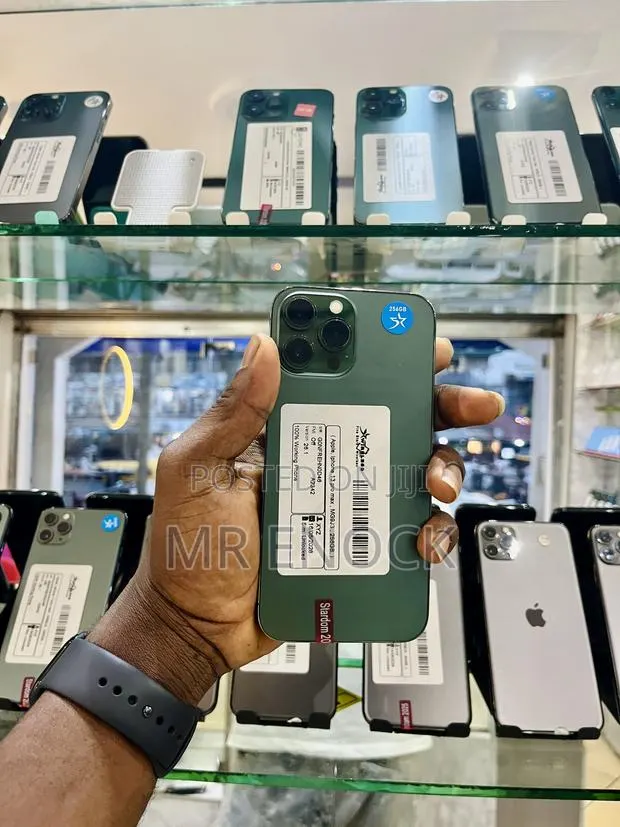 New Apple iPhone 13 Pro Max 256 GB Green · Photo 1