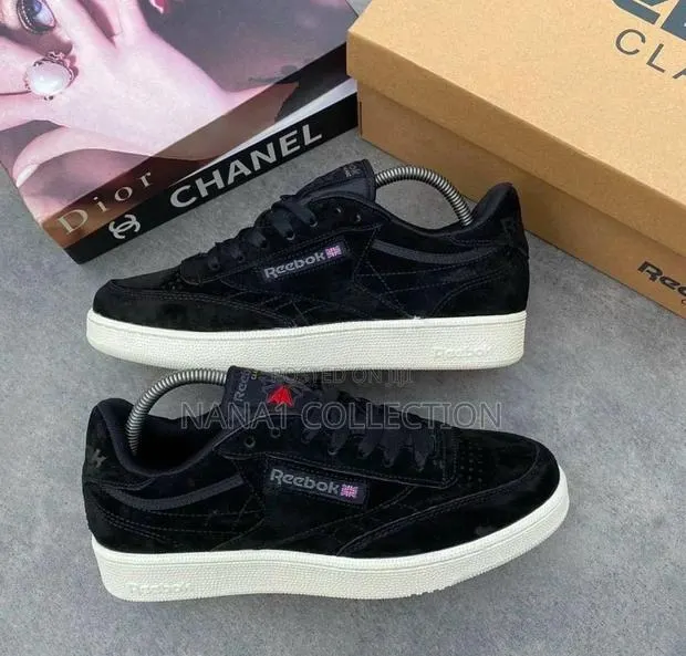 Reebok Club C Suede Black White · Photo 1
