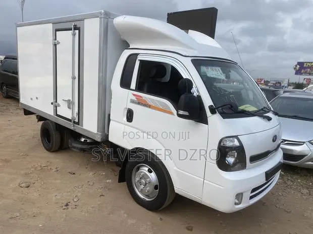 Kia Bongo 2016 White · Photo 1