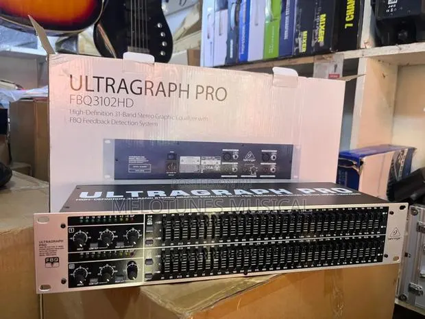Behringer Ultragraph Pro Fbq3102hd Graphic Equalizer · Photo 1