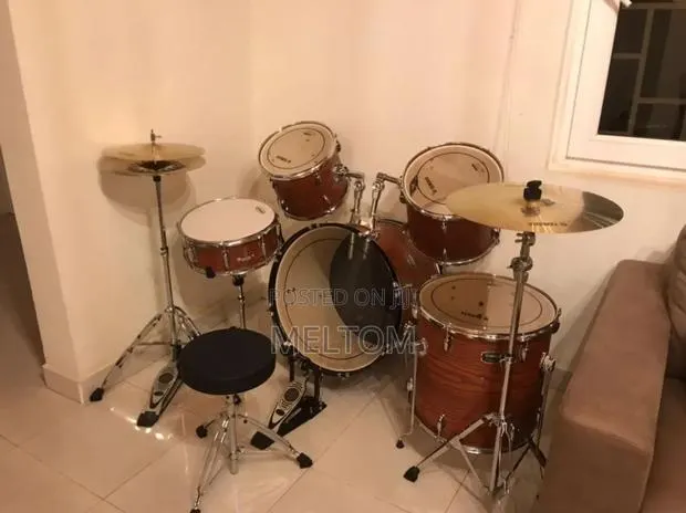 Yamaha 5-Piece Complete Acoustic Drumset · Photo 1