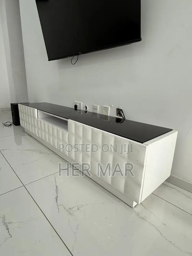 Modern White TV Console / TV Cabinet · Photo 1
