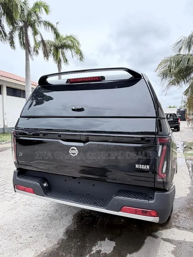 New Nissan Z9 2.3T Diesel 4WD 2025 Black · Photo 1
