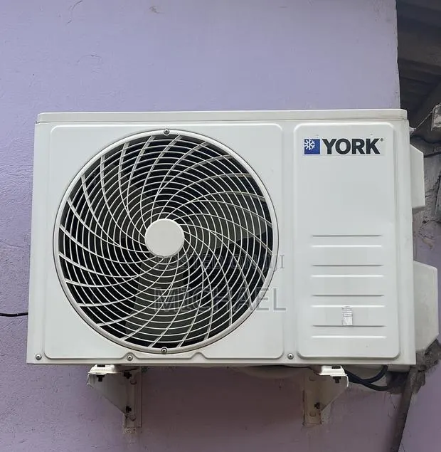 A Perfect, Freezing Midea Air-Conditioning · Photo 1