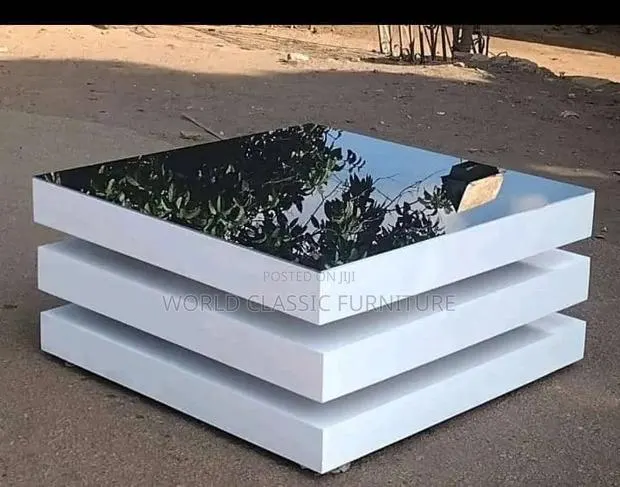 Luxurious Table · Photo 1