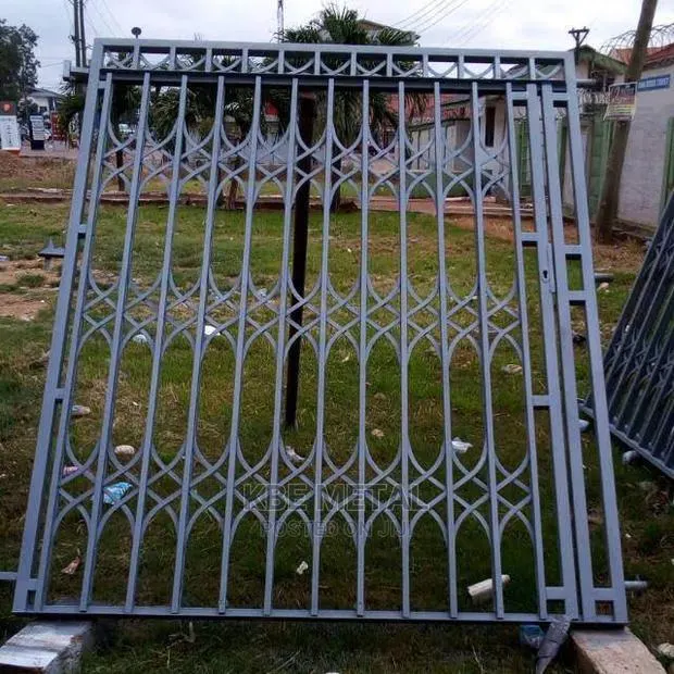 Collapsible Door., Pasico · Photo 1