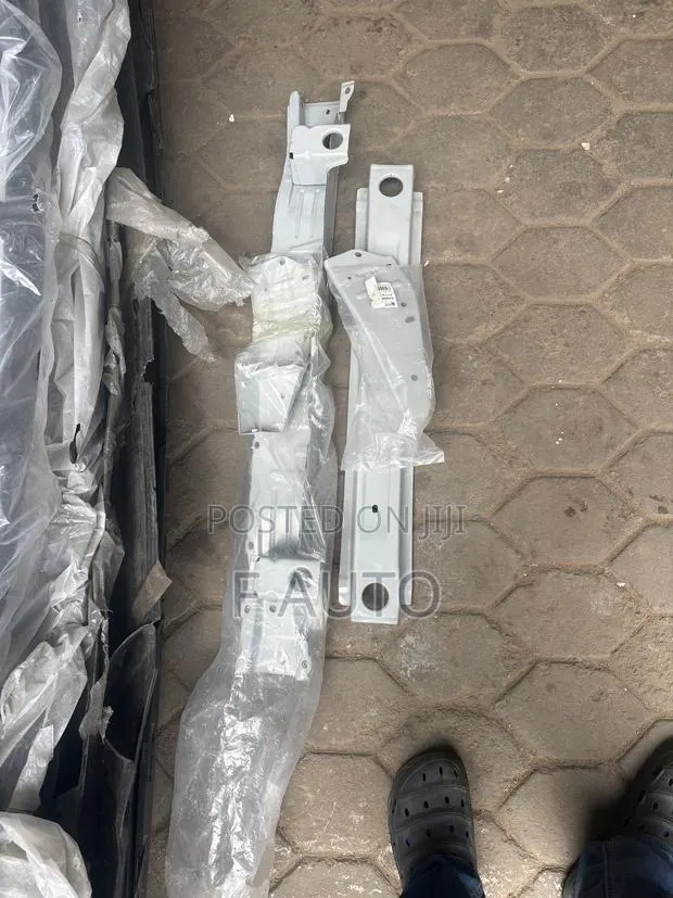 Mitsubishi Outlander 2016,2017,2018,2019,2020 Radiator Support · Photo 1
