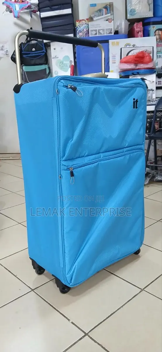 It Luggage World's Lightest Suitcase/ Traveling Bag. Large Size · Photo 1