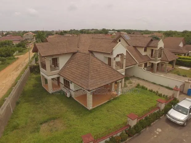 4bdrm Duplex in Gated Estate, Accra Metropolitan for rent · Photo 1