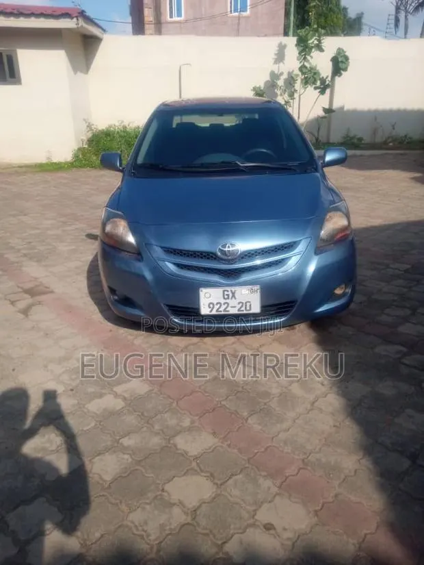 Toyota Yaris 2011 Blue · Photo 1