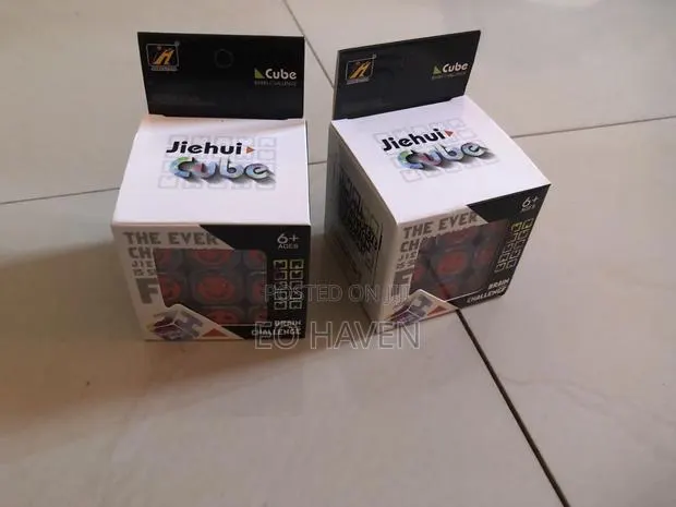 Transparent Emoji Cube (Jiehui) · Photo 1