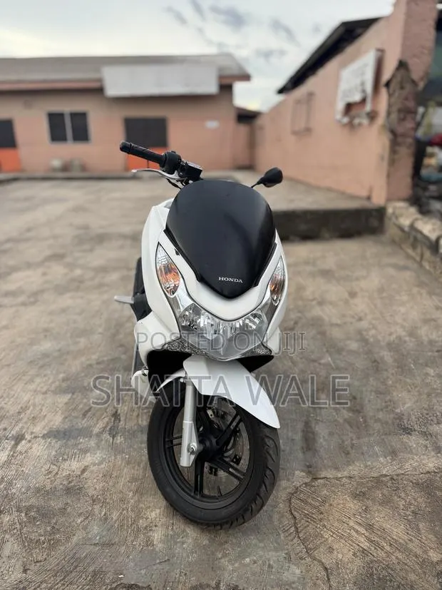 Honda 2012 White · Photo 1